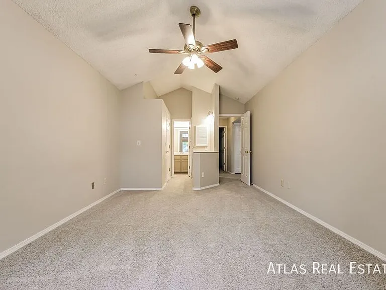 11513 Wray Ct — Photo 9