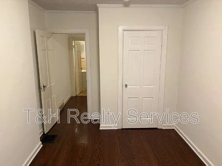 6061 N Park Ave — Photo 13