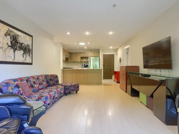 9500 Odlin Rd #103, Richmond, BC V6X 0H5