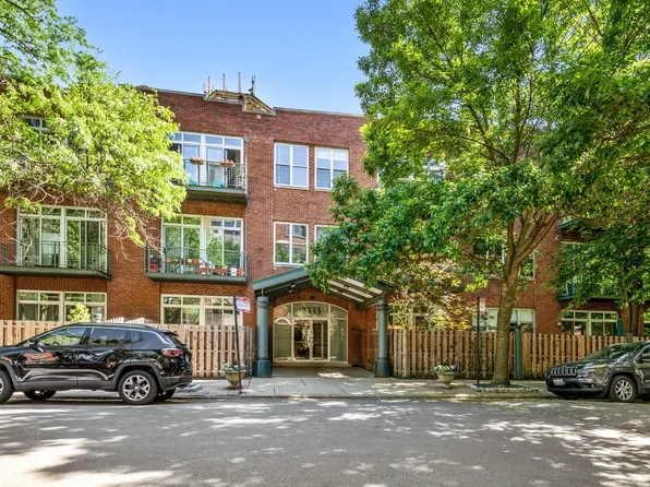 2333 W Saint Paul Ave APT 228, Chicago, IL 60647