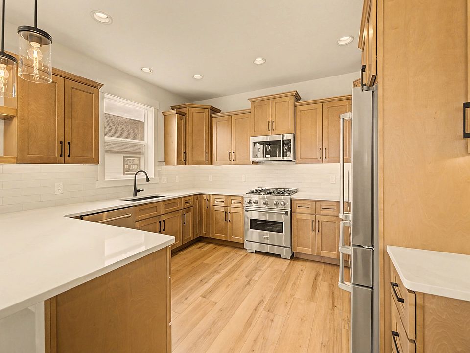 1st image of 2925 Travis Ave