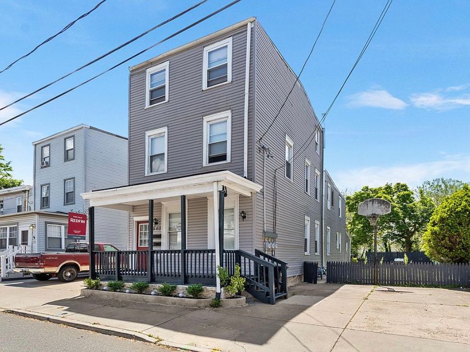 Front, Porch, Driveway.