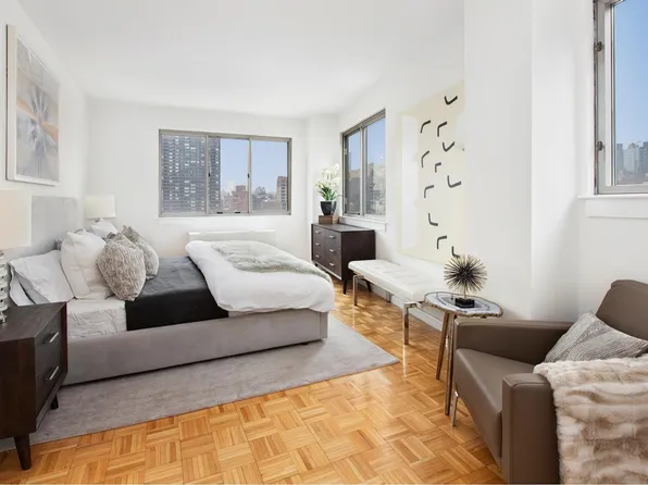 308 East 38th Street 19A image 3 of 16