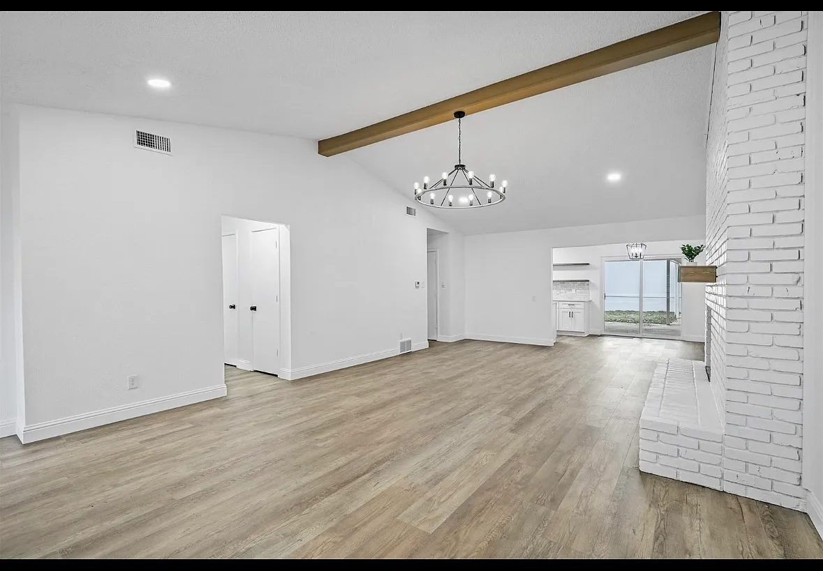 2 bed, 1688 sqft, $2,200 — Photo 3
