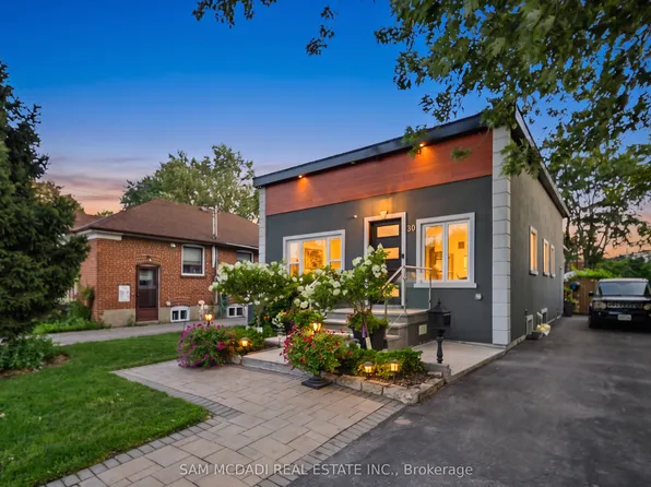 30 Maple Ave N, Mississauga, ON L5H 2S1