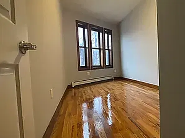 433 E 21st St #2, Brooklyn, NY 11226