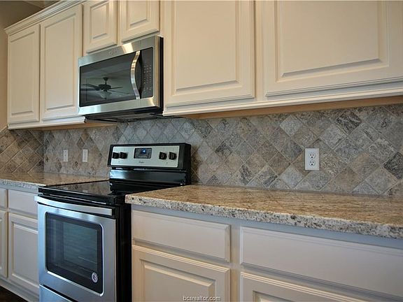 5th image of 1751 Dakota Ln