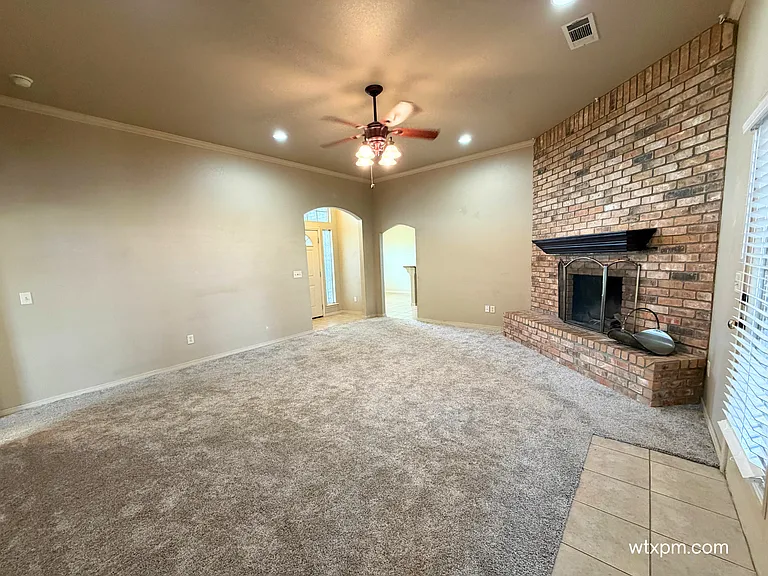 18300 Coyote Springs, Amarillo, TX 79119 - Living Room Angle 2