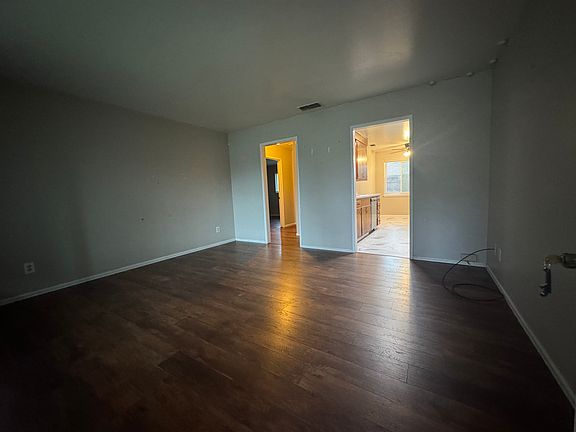 2nd image of 6 Plane Ave