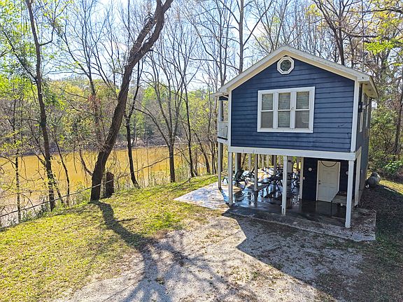 2nd image of 651 Moores Creek Rd