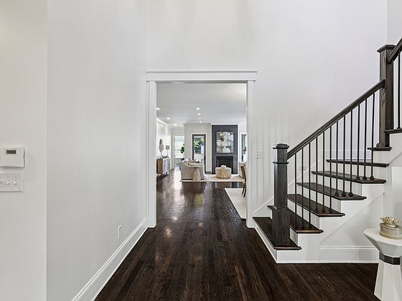 5th image of 4016 Albert Dr