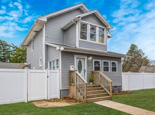 103 4th St, Brentwood, NY