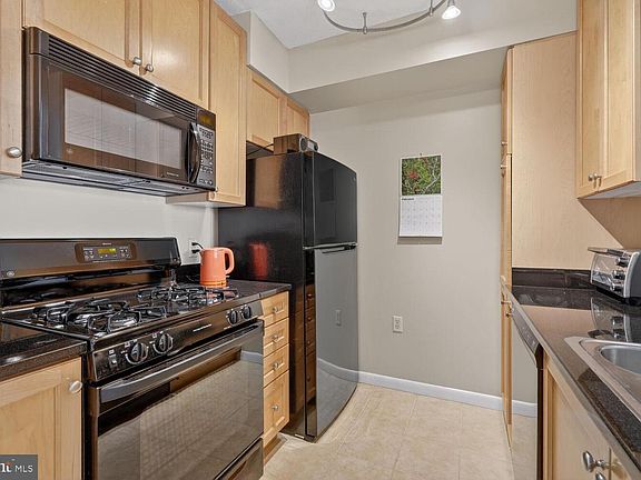 5th image of 851 N Glebe Rd APT 909