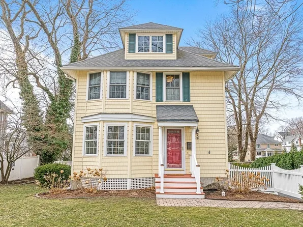 24 Kingsbury St #1, Wellesley, MA 02481