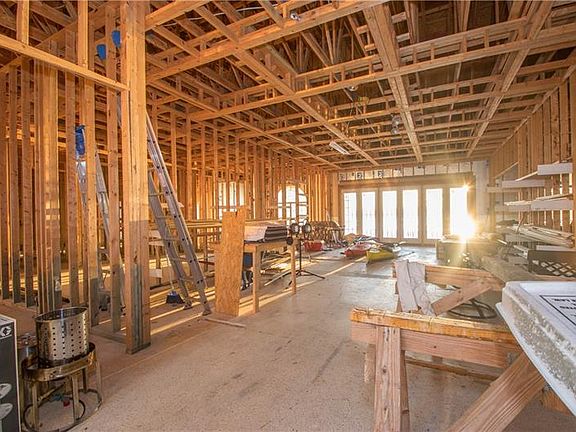 4th image of 2407 Cypress Gardens Blvd