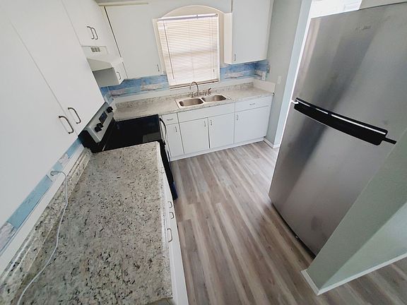 2nd image of 125 S Orchard St #102