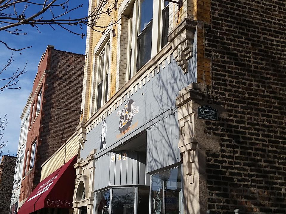 1st image of 939 N Leavitt St #3R