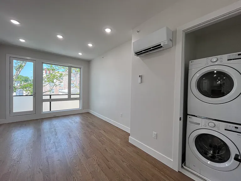 40 Lembeck Ave — Photo 8