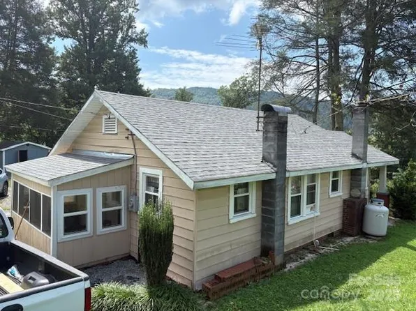 3015 Sun Pl, Lenoir, NC 28645