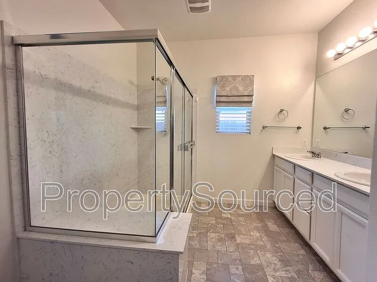 2687 Taft Ave — Photo 19