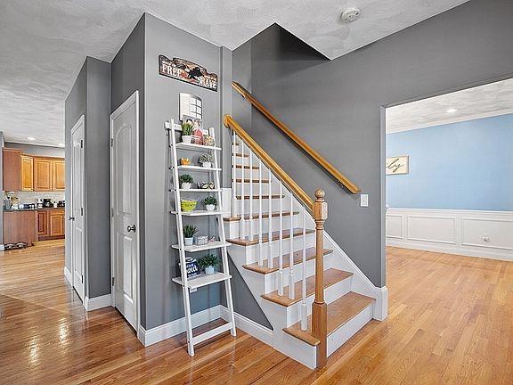5th image of 3 Pond View Cir