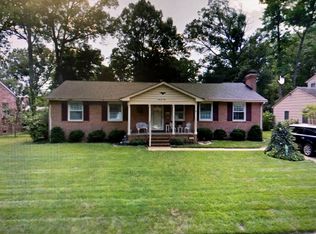 909 Azalea Ln, Colonial Heights, VA 23834