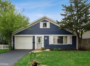 4 Gentilly Dr, Montgomery, IL 60538