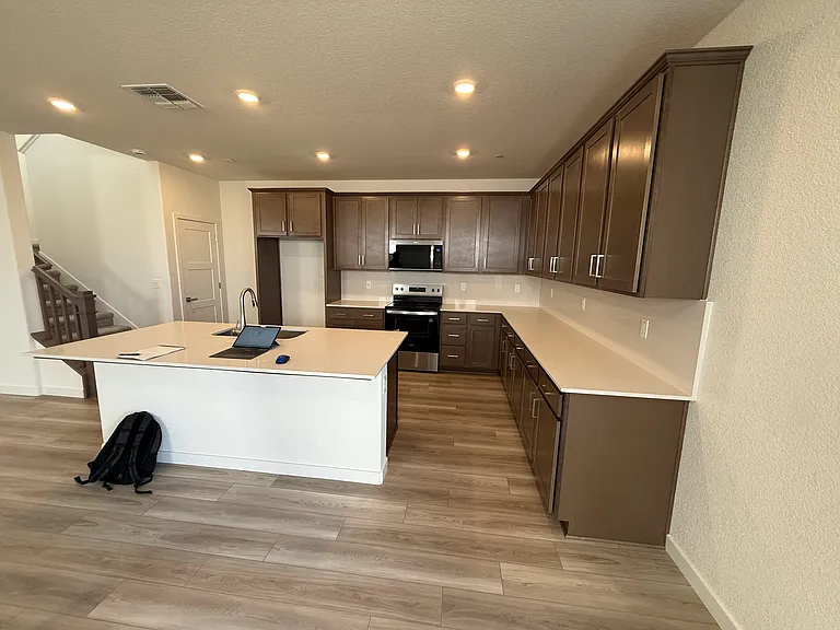 4533 Field View Dr — Photo 18
