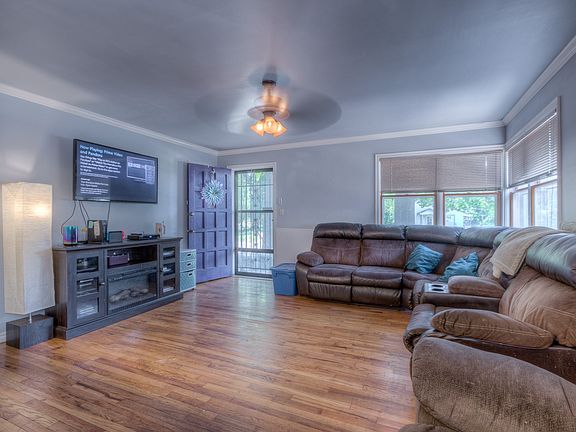 4th image of 1025 E Lincoln Ave