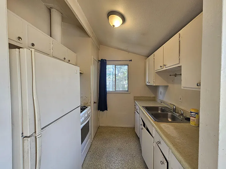 3714 Central St — Photo 4