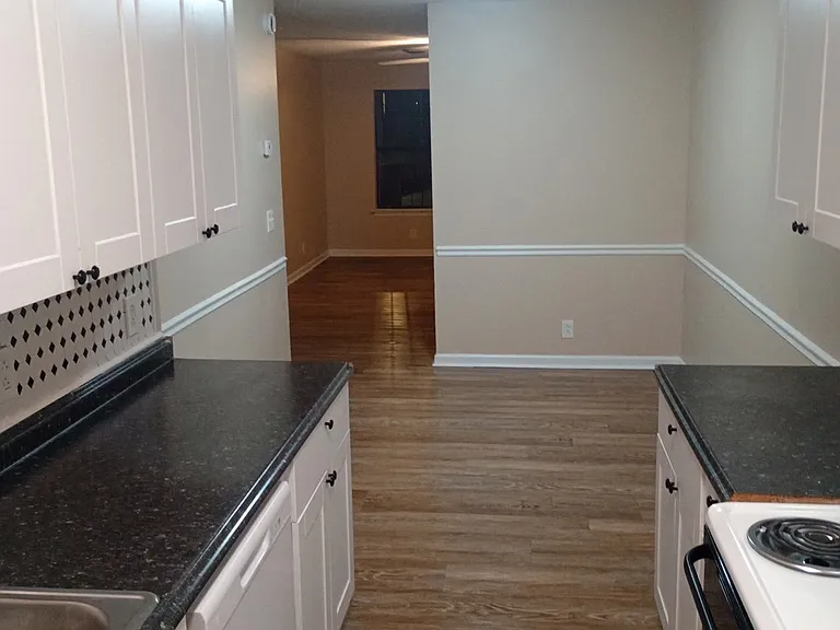 831 Charlie Pl — Photo 15