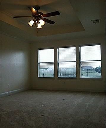 5th image of 2304 Silver Maple Dr
