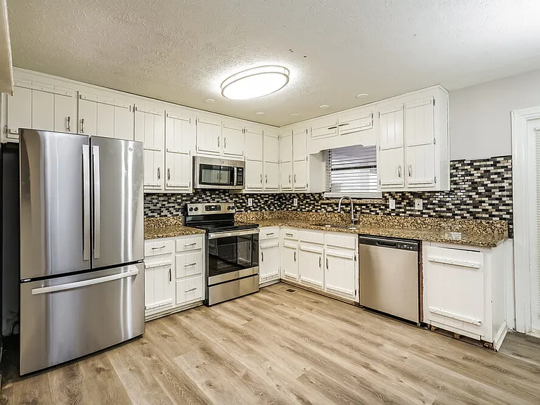2873 Melanie Ln — Photo 8