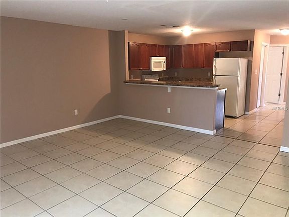 3rd image of 160 Bowie Ln APT 6