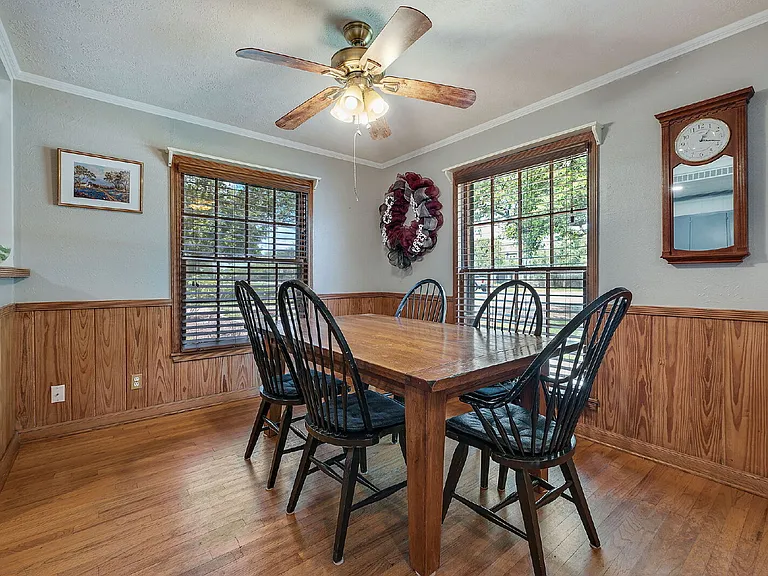 1030 Walton Dr — Photo 4