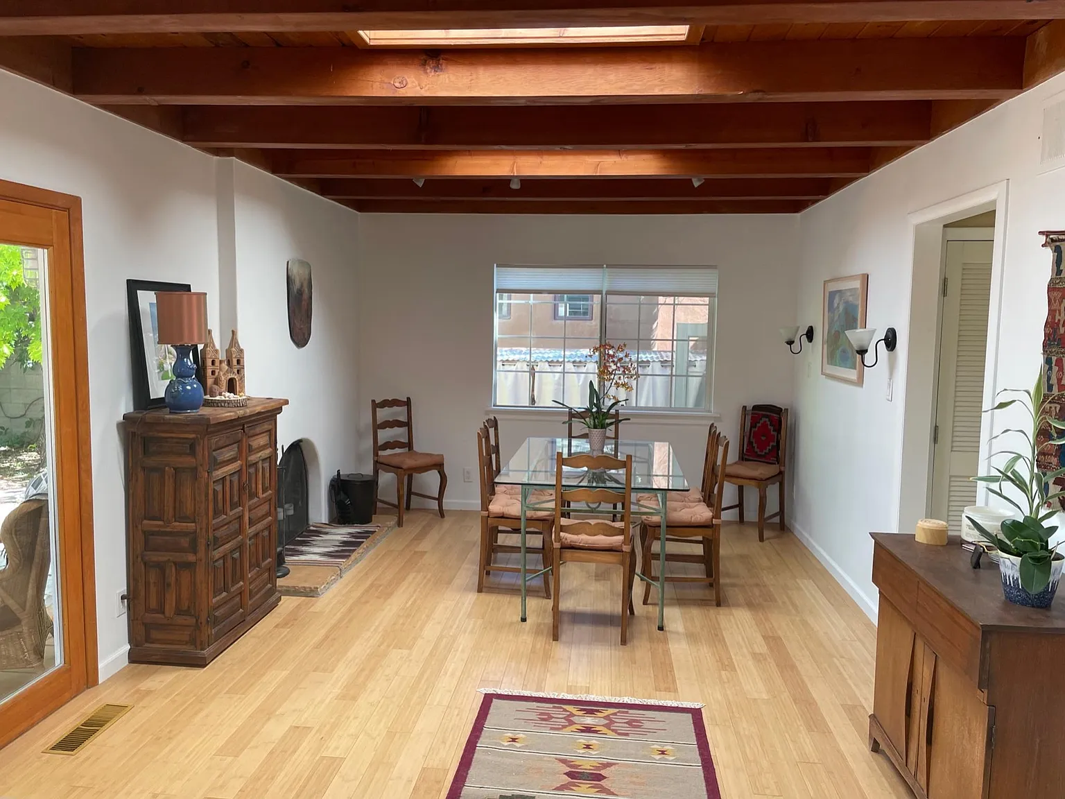 3 bed, 1915 sqft, $3,600 — Photo 2