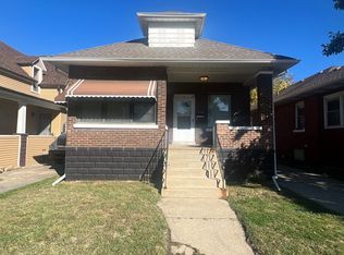8 157th St, Harvey, IL
