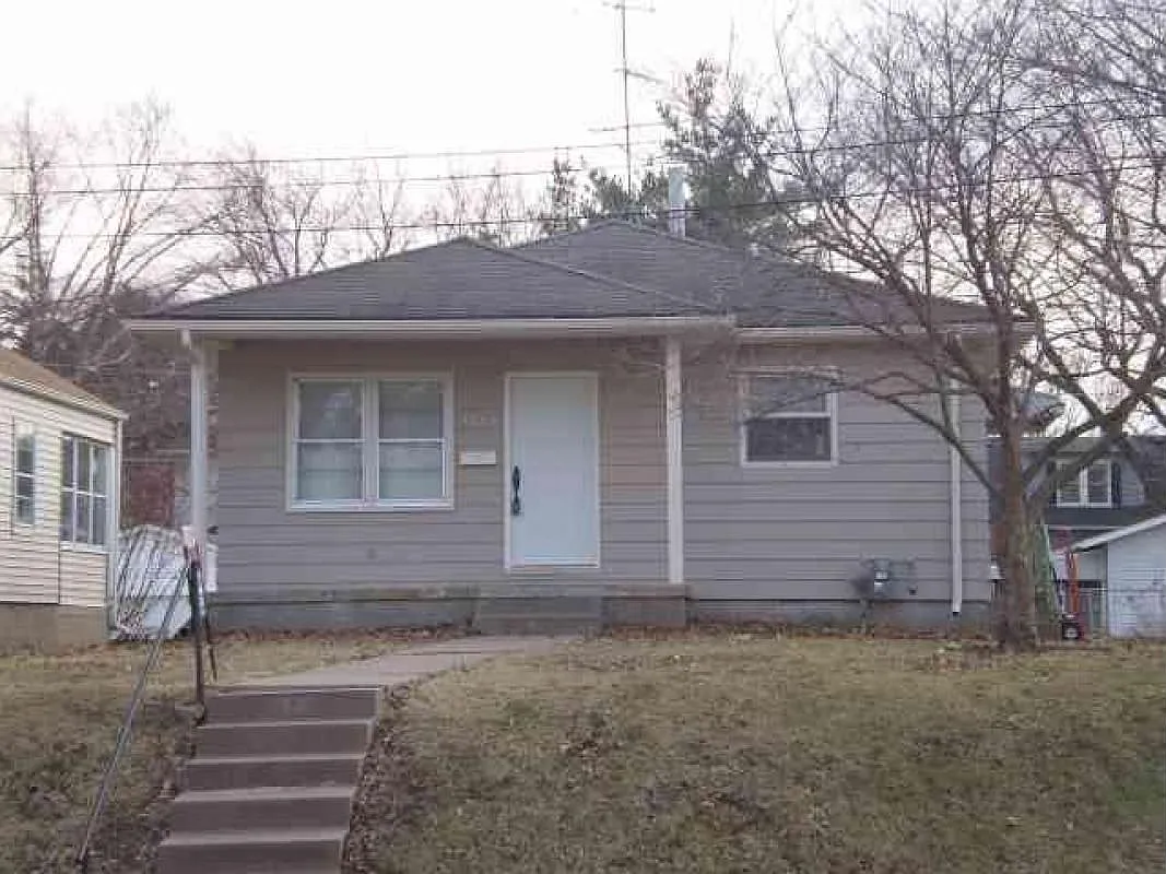 3224 13th Ave photo 1