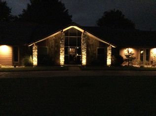 25 E Ranchwood Cir, Moore, OK 73160