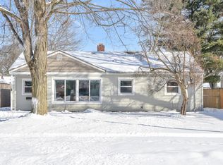 912 Chrysler St, Kalamazoo, MI 49048
