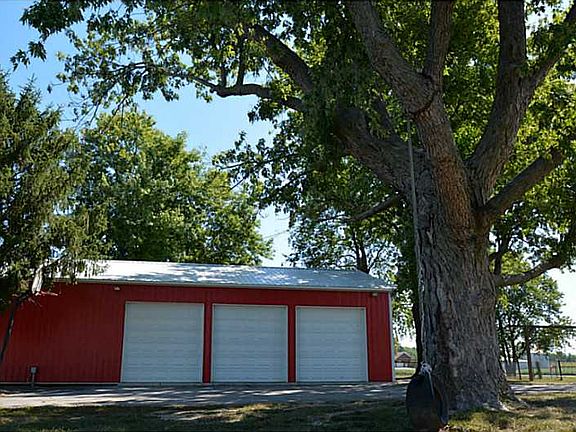 4th image of 418 E County Road 600 N