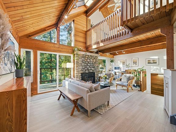 2nd image of 1616 Roxbury Rd