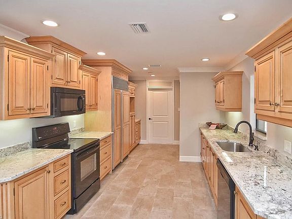 2nd image of 11920 Shirley Ln