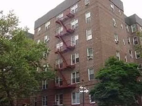 702 Kathleen Ct image 1 of 1