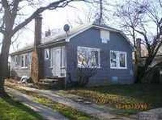 98 Hillside Ave, Freeport, NY 11520