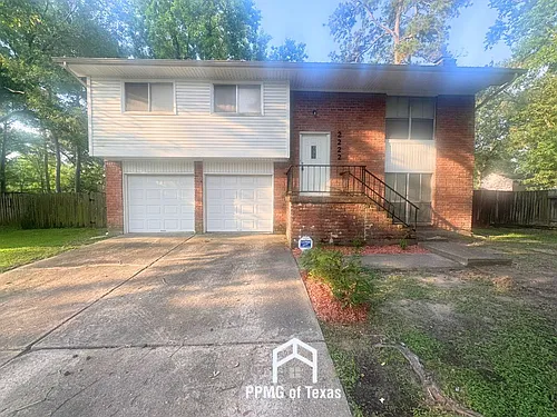 2222 Riverford Dr Photo 1