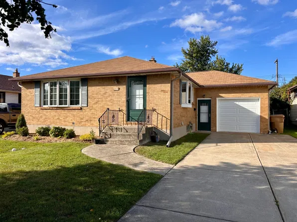 206 Lydia Ln, Cheektowaga, NY 14225