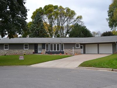516 E Briar Ln, Green Bay, WI, 54301