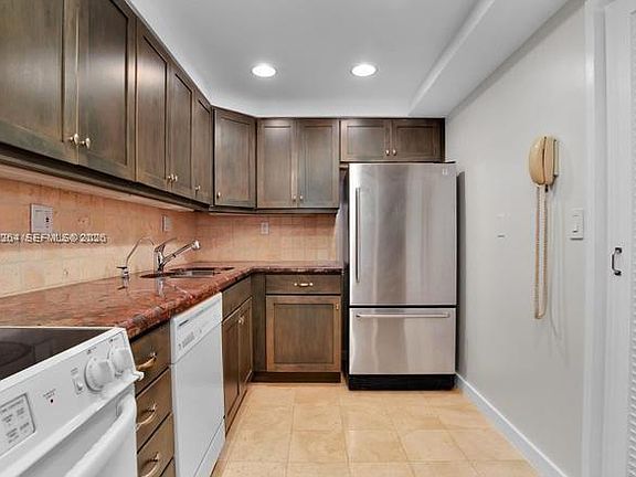 4th image of 145 SE 25th Rd APT 602