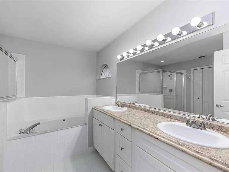 2103 SW 75th Ter — Photo 24